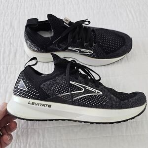 Brooks Womens Levitate Stealthfit 5 Running Shoe Black Size 6 M